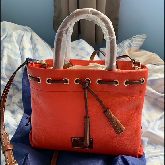Dooney and Bourke Wakefield Tassel Tote NWT Salmon - Picture 1 of 8